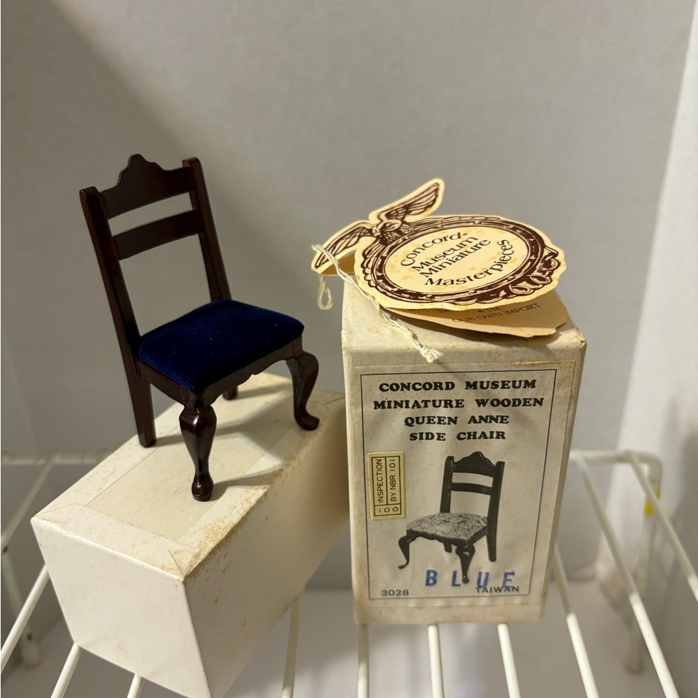 Concord Museum Miniature Wooden‎ Queen Anne Side Chair blue cushion vintage